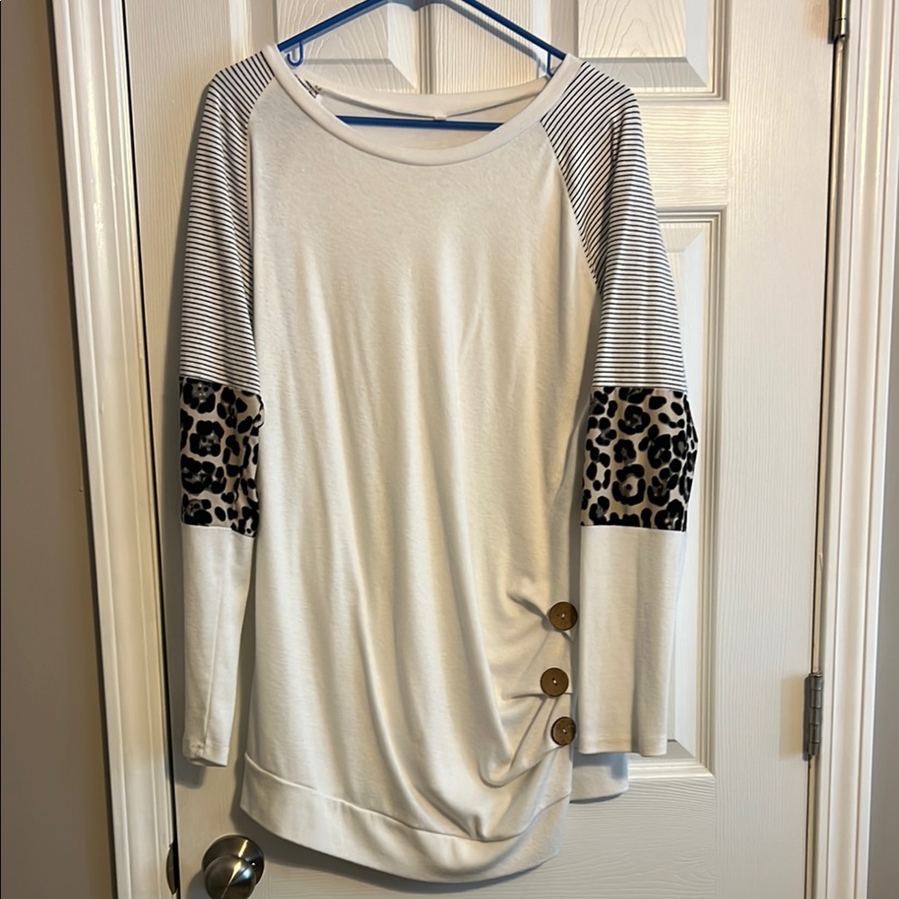 Stylish White and Leopard Print Women's Top